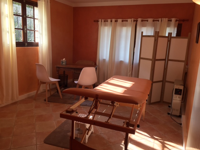 84 LA TOUR D’AIGUES Centre ville Avenue Jean Moulin 84 LA TOUR D’AIGUES Centre ville Avenue Jean Moulin